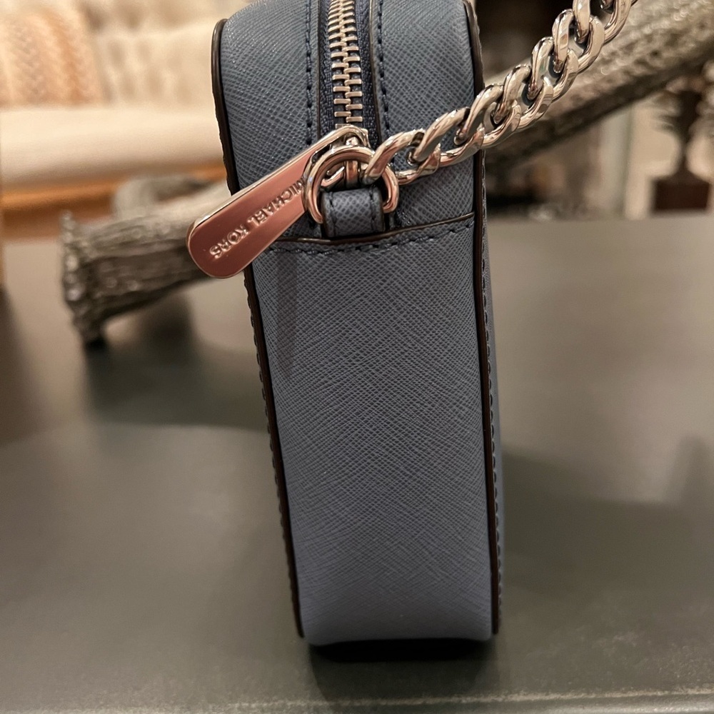 EUC Michael Kors Jet Set Blue Saffiano Leather Crossbody Purse - Picture 5 of 12